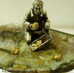 Старатель из серебра с самородками золота арт: 1 С410070 83гр